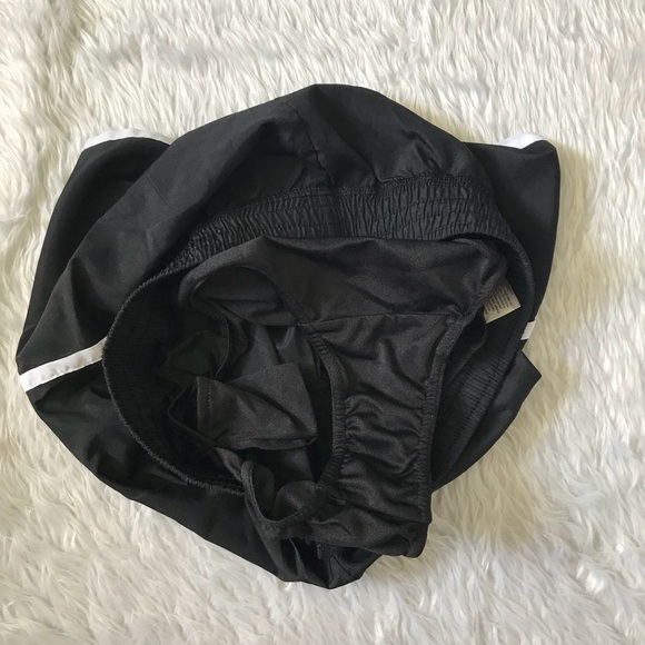 🌵Champion : Black Shorts and Sport Compressor Bra - Picture 6 of 7